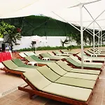 Rose Hotell Side