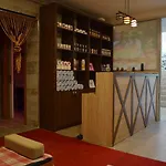 Rose Hotell Side